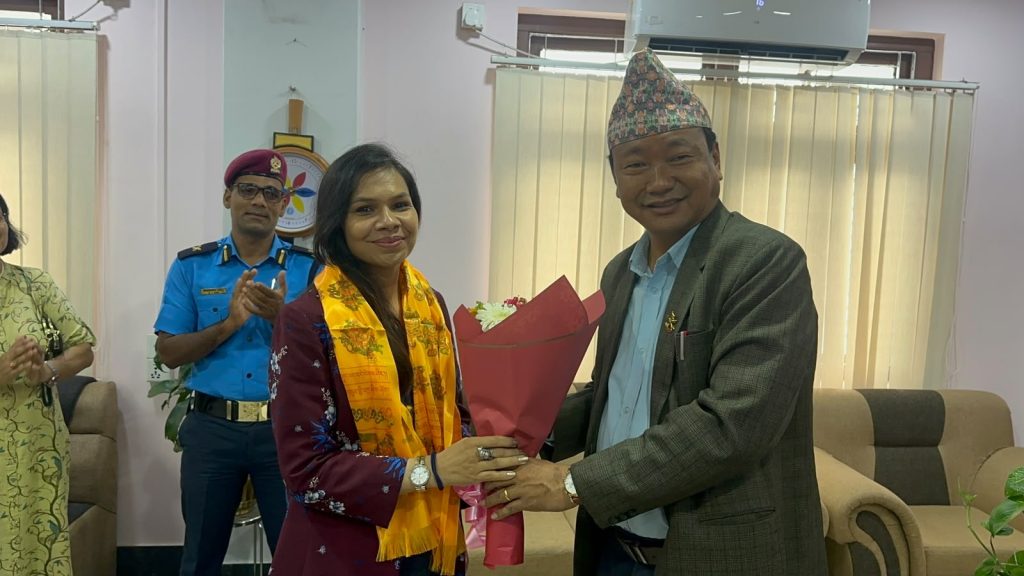 मारवाडी समुदायबाट पहिलो पटक सगरमाथा आरोहण गर्ने प्रीति स्थानिय सरकारबाट सम्मानित